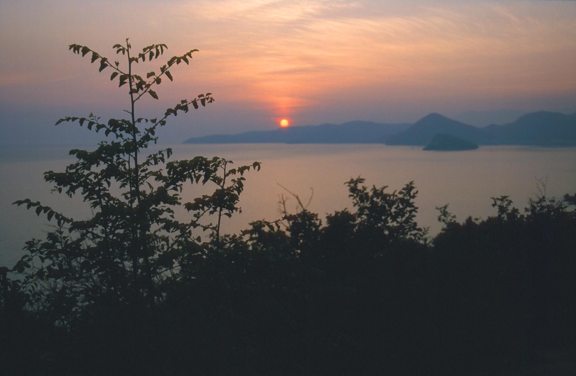 ...mit romantischem Sonnenuntergang.
