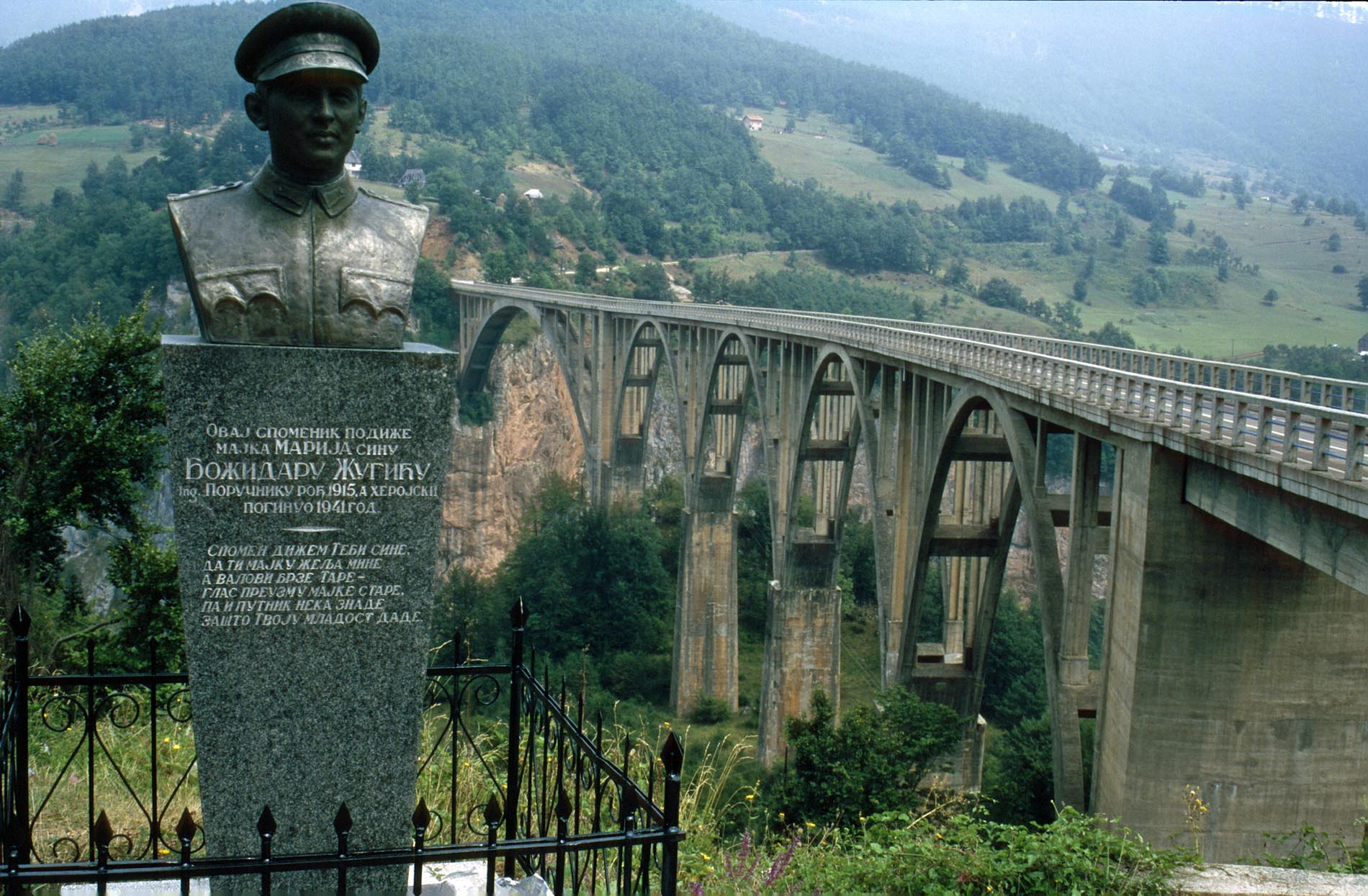 Brücke über die...