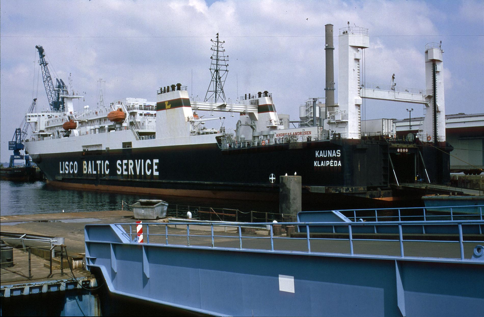 Die "Kaunas" vor der Abfahrt.