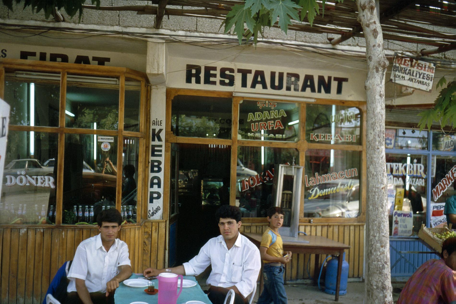 Restaurant, Lokanta, Lokantasi – egal - immer gut.