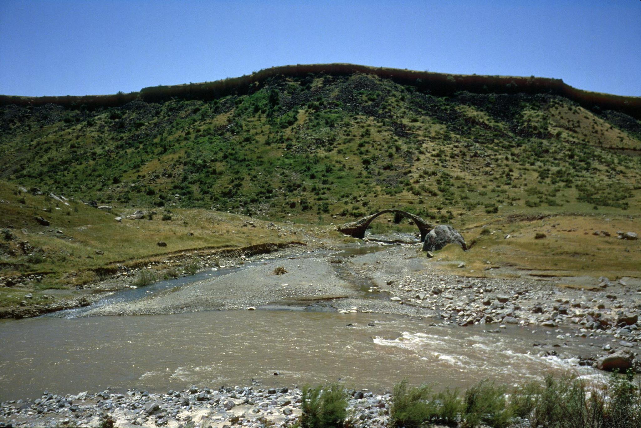 Klare Luft in wilder Natur.