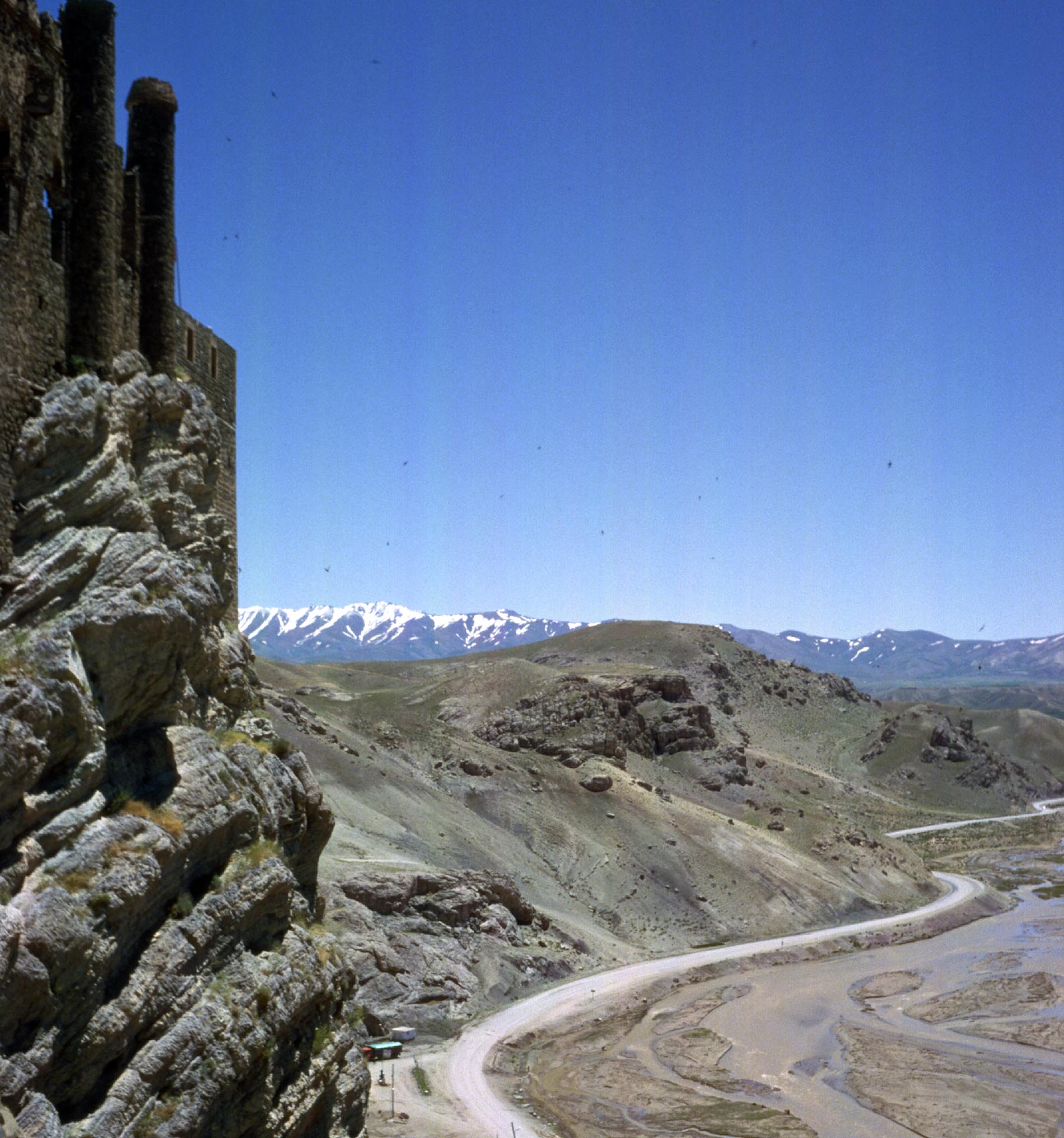 Auf Burg Hosap - im Hintergrund der Iran.