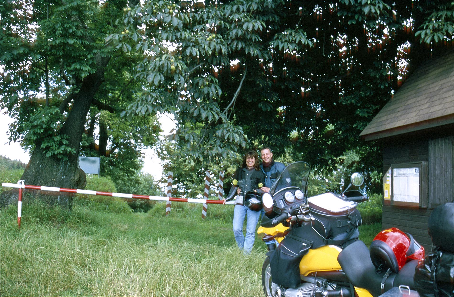 In der Wiese: "Offizieller" Grenzübergang nach Polen.